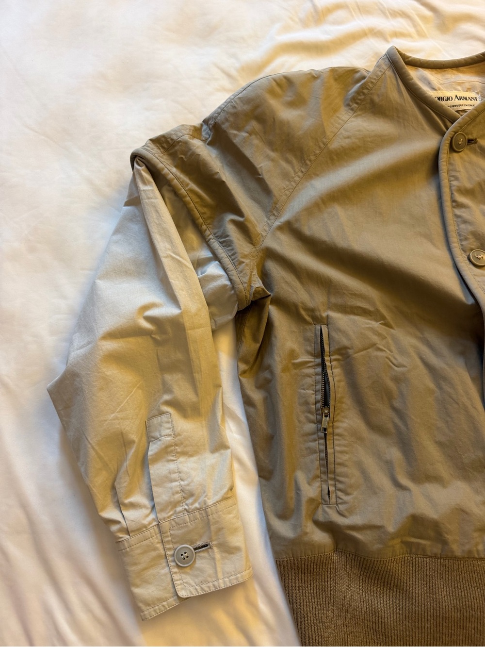Giorgio Armani Two-Tone Khaki and Cream Lightweight Jacket - Picture 7 of 12